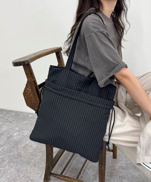 fredy emue（フレディエミュ）の「サッカーアウトポケットトートバッグ（トートバッグ・レディース・ホワイト系その他/ブラック系その他/ピンク系その他/ブラウン系その他/ブルー系その他/オレンジ系その他・FREE）」の2枚目の写真