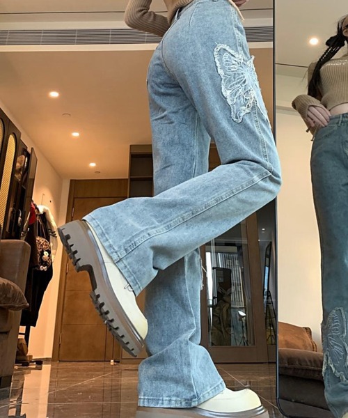 almo(アルモ)の「フリンジバタフライフレアデニムパンツ(BQ)(デニムパンツ・レディース・ブルー・LARGE/MEDIUM)」の5枚目の写真