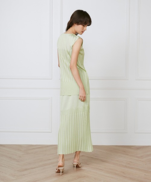 INED（イネド）の「シャイニーヤーンプルオーバー 《la veille by SUPERIOR CLOSET》【セットアップ対応】（ニット/セーター・レディース・ライトグリーン/オフホワイト・9号）」の7枚目の写真