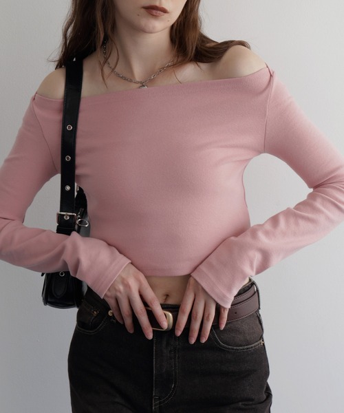 Mili affinity(ミリアフィニティー)の「オフショルクロップドロングスリーブTシャツ(Tシャツ/カットソー・レディース・カーキ/ブラック/杢グレー/オフホワイト/ピンク/ブラウン/レッド/ブラック系/チャコール・FREE)」の8枚目の写真