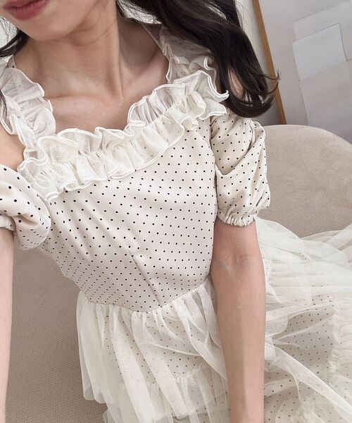 MAJESTIC LEGON（マジェスティックレゴン）の「スイートチュールティアードワンピース（ワンピース・レディース・ブラック系その他/ホワイト系その他2/ベージュ系その他2・MEDIUM/SMALL）」の4枚目の写真