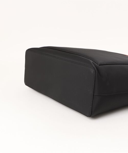 COLE HAAN（コールハーン）の「ザエリーゼナイロントート womens（トートバッグ・レディース・ブラック・OSFA）」の8枚目の写真