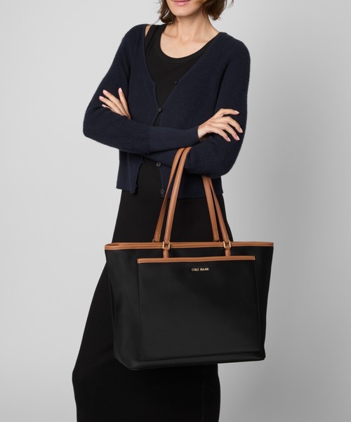 COLE HAAN（コールハーン）の「ザエリーゼナイロントート womens（トートバッグ・レディース・ブラック・OSFA）」の2枚目の写真