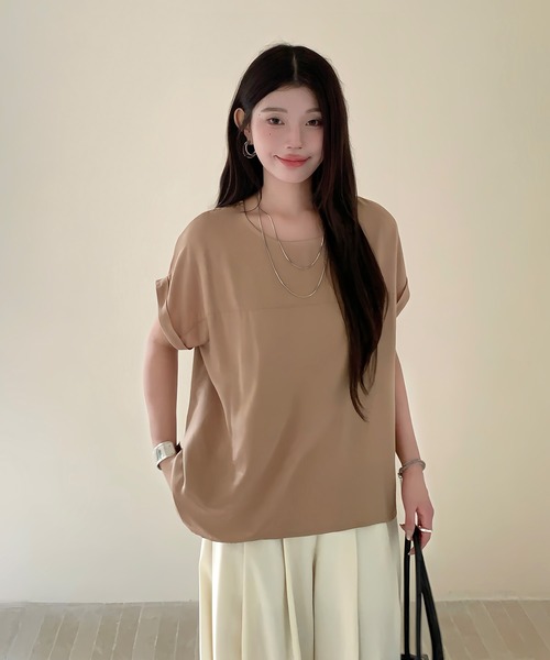 by LEGNA(バイレグナ)の「後ろボタンブラウス(シャツ/ブラウス・レディース・モカ/ブラック/ベージュ・MEDIUM/LARGE)」の1枚目の写真