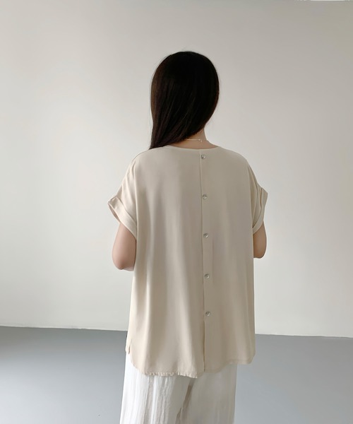 by LEGNA(バイレグナ)の「後ろボタンブラウス(シャツ/ブラウス・レディース・モカ/ブラック/ベージュ・MEDIUM/LARGE)」の10枚目の写真