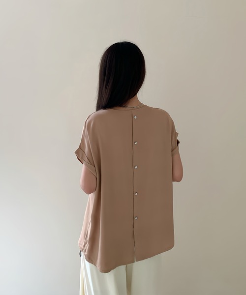 by LEGNA(バイレグナ)の「後ろボタンブラウス(シャツ/ブラウス・レディース・モカ/ブラック/ベージュ・MEDIUM/LARGE)」の20枚目の写真