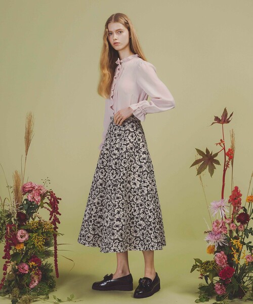 TOCCA(トッカ)の「MOONLIT FLOWER スカート(スカート・レディース・ブラック系5・0/4)」の5枚目の写真
