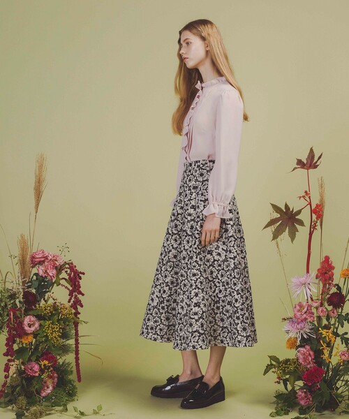 TOCCA(トッカ)の「MOONLIT FLOWER スカート(スカート・レディース・ブラック系5・0/4)」の6枚目の写真