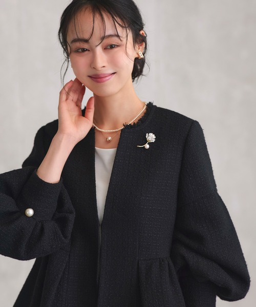 RUIRUE BOUTIQUE(ルイルエブティック)の「フラワー ビジュー パール ブローチ | レディース セレモニースーツ ママスーツ オケージョンドレス 結婚式 パーティードレス フォーマル 華やか アクセサリー(ブローチ/コサージュ・レディース・ゴールド・FREE)」の3枚目の写真