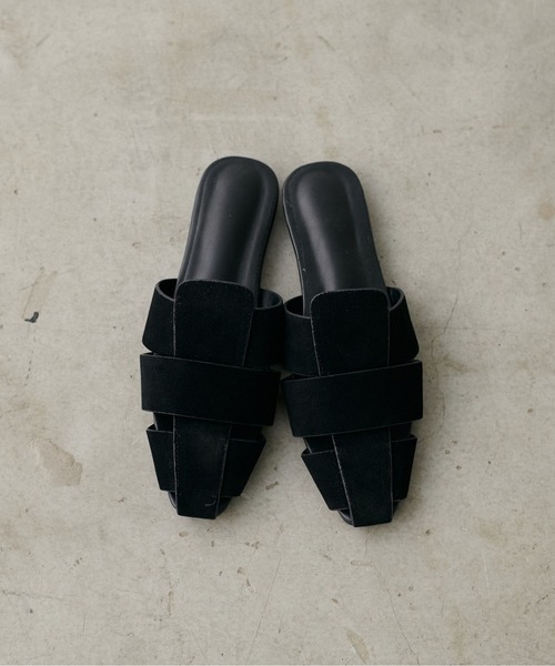LARUTA（ラルータ）の「【LARUTA】編み込みスエードミュール（サンダル・レディース・ブラック/キャメル・MEDIUM/LARGE）」の13枚目の写真