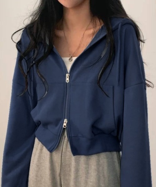 yuue' ( wear )（ユーイ）の「ダブルジップショートパーカー/冷房対策 UVカットフーディー（パーカー・レディース・グレー/ブラック/ライトグレー/ワインレッド/チャコールグレー/ダークブラウン/ネイビー/ピンク/ブルーグリーン/パープル・FREE）」の6枚目の写真