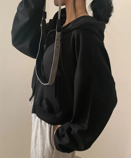yuue' ( wear )（ユーイ）の「ダブルジップショートパーカー/冷房対策 UVカットフーディー（パーカー・レディース・グレー/ブラック/ライトグレー/ワインレッド/チャコールグレー/ダークブラウン/ネイビー/ピンク/ブルーグリーン/パープル・FREE）」の20枚目の写真
