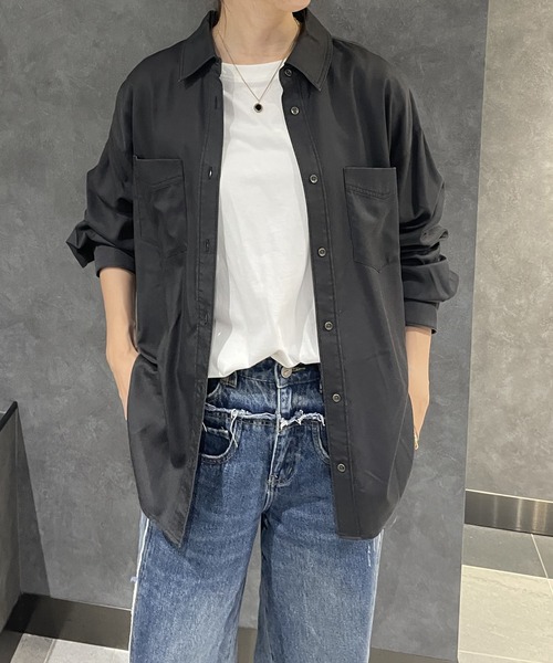 ikka(イッカ)の「セルロース/デニムポケ付きシャツ(シャツ/ブラウス・レディース・チャコールグレー/ライム/ネイビー/ベージュ・M/L/S)」の2枚目の写真