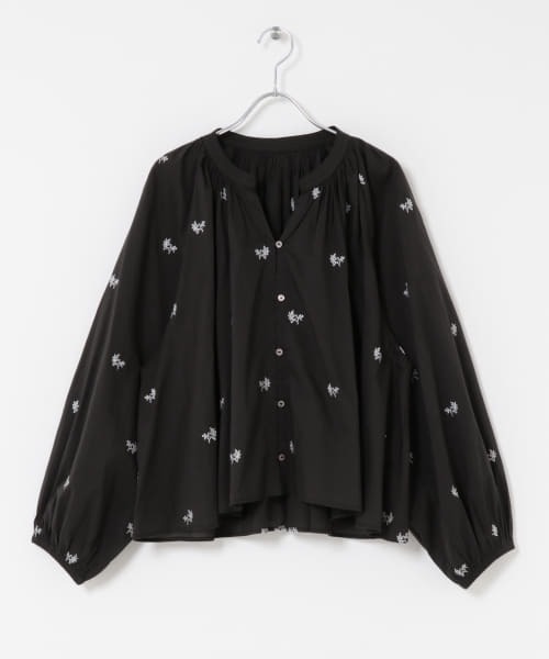 URBAN RESEARCH DOORS（アーバンリサーチドアーズ）の「リーフモチーフラメ刺繍ブラウス（シャツ/ブラウス・レディース・ホワイト/チャコールグレー・MEDIUM）」の21枚目の写真