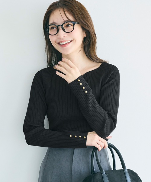 coca(coca)(コカ)の「袖金釦ハートネックニット(ニット/セーター・レディース・ブラック/ワイン/ライトベージュ/グレー・S/M/L)」の6枚目の写真