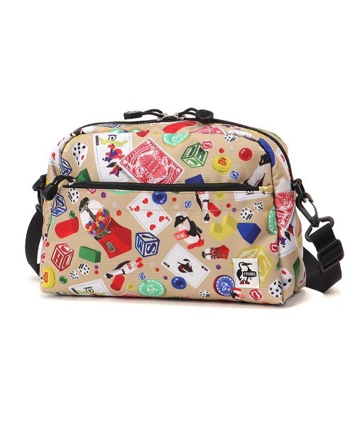 CHUMS（チャムス）の「【CHUMS/チャムス】 Recycle Small Trapezoid Shoulder Bag（ショルダーバッグ・メンズ・ネイビー/ブラック/グレイッシュベージュ/その他1/その他3/その他2・FREE）」の4枚目の写真