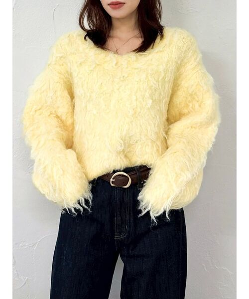 dazzlin（ダズリン）の「【WEB限定カラーあり】リップルカールⅤネックニット（ニット/セーター・レディース・レッド/ピンク/グリーン/オレンジ/イエロー/パープル/チャコールグレー/ブルー/アイボリー・FREE）」の20枚目の写真