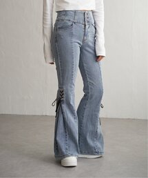 サイドカットアウトリボンフレア