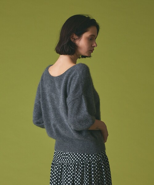 GRACE CLASS(グレースクラス)の「カシミヤファートップ(ニット/セーター・レディース・グレー/ピンク・36)」の12枚目の写真