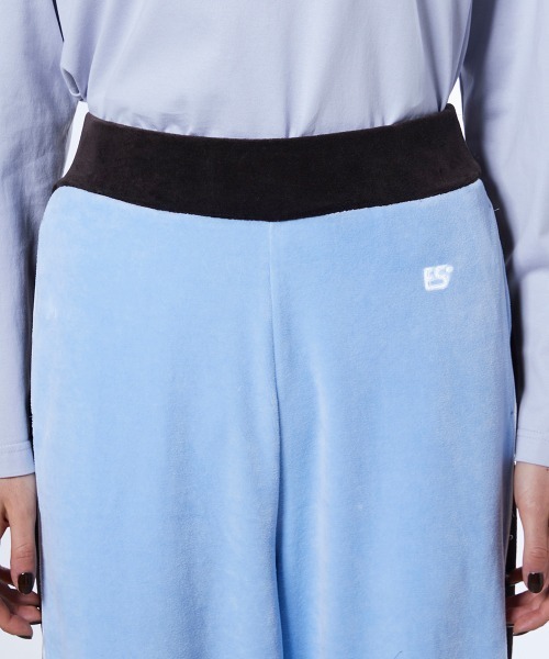 DOUBLE STANDARD CLOTHING（ダブルスタンダードクロージング）の「パシフィックヘビーベロア パンツ（その他パンツ・レディース・サックスブルー/ベージュ×ブラック・38/36）」の6枚目の写真