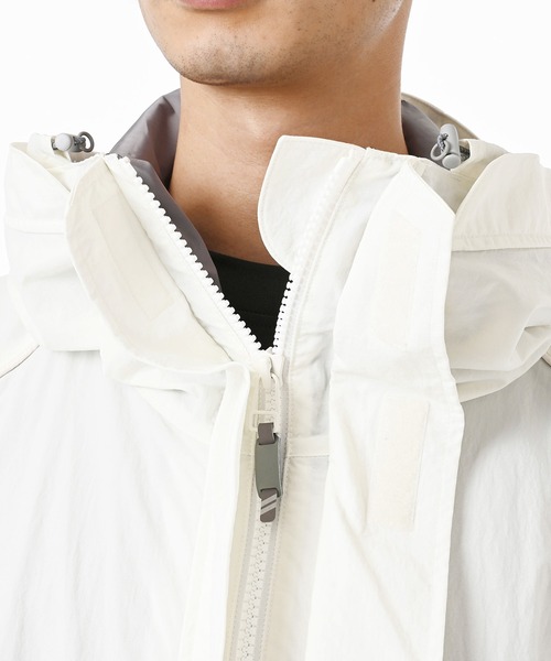 NEW BALANCE（ニューバランス）の「フーデットタスランジャケット（ナイロンジャケット・メンズ・オフホワイト/ブラック/パープル・MEDIUM/LARGE/X-LARGE/SMALL）」の7枚目の写真