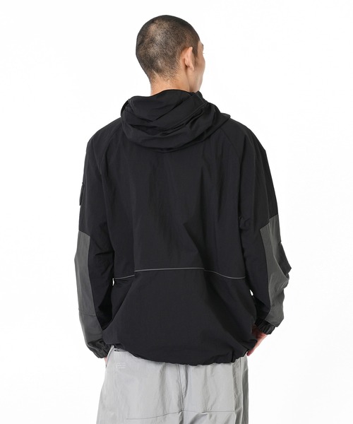 NEW BALANCE（ニューバランス）の「フーデットタスランジャケット（ナイロンジャケット・メンズ・オフホワイト/ブラック/パープル・MEDIUM/LARGE/X-LARGE/SMALL）」の15枚目の写真