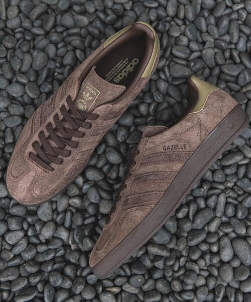 adidas（アディダス）の「adidas　Exclusive GAZELLE INDOOR（スニーカー・メンズ・ダークブラウン・25.5/26/26.5/27/27.5/28/28.5）」の2枚目の写真