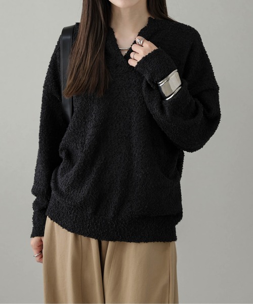 La-gemme(ラジェム)の「キーネックブークレニットトップス(ニット/セーター・レディース・アイボリー/ブラック/ピンク/モカ・フリー)」の1枚目の写真