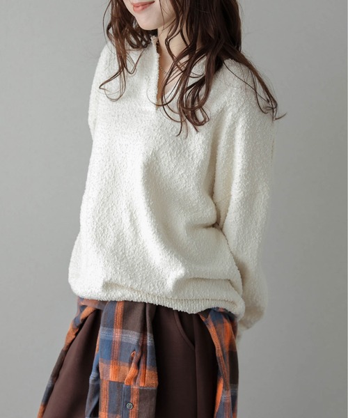 La-gemme(ラジェム)の「キーネックブークレニットトップス(ニット/セーター・レディース・アイボリー/ブラック/ピンク/モカ・フリー)」の8枚目の写真