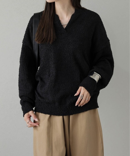 La-gemme(ラジェム)の「キーネックブークレニットトップス(ニット/セーター・レディース・アイボリー/ブラック/ピンク/モカ・フリー)」の14枚目の写真
