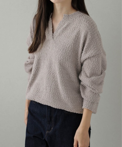 La-gemme(ラジェム)の「キーネックブークレニットトップス(ニット/セーター・レディース・アイボリー/ブラック/ピンク/モカ・フリー)」の20枚目の写真