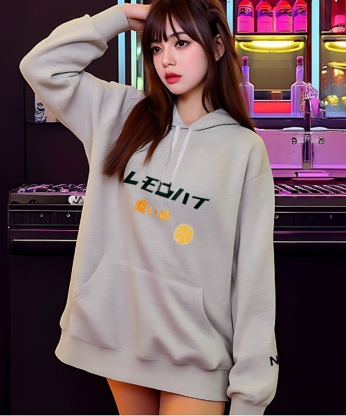 SILVER BULLET(シルバーバレット)の「『YOIDORE/よいどれ』レモンハイパーカー(パーカー・レディース・ライトグレー/ブラック・L/XL/M)」の2枚目の写真