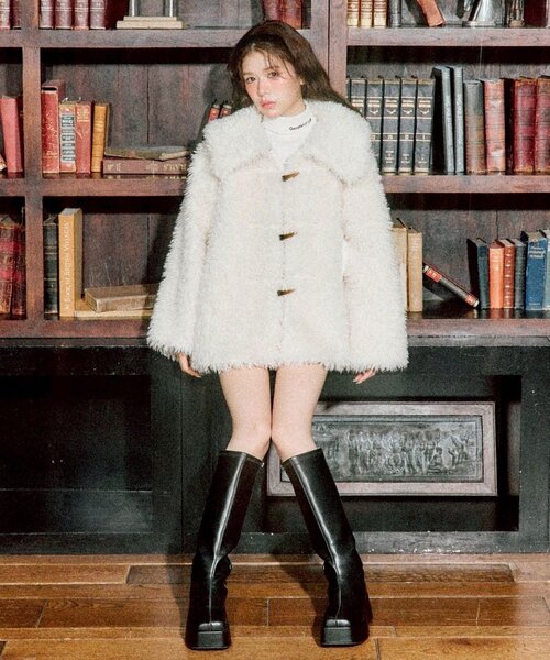 OLIVE des OLIVE（オリーブデオリーブ）の「【ふたばコラボ企画】ファーブルゾン（ブルゾン・レディース・ブラウン/オフホワイト/ブルー・FREE）」の6枚目の写真