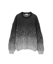 OSKR（オーエスケーアール）の「OSKR別注 グラデーション クルーネックニット（ニット/セーター）」