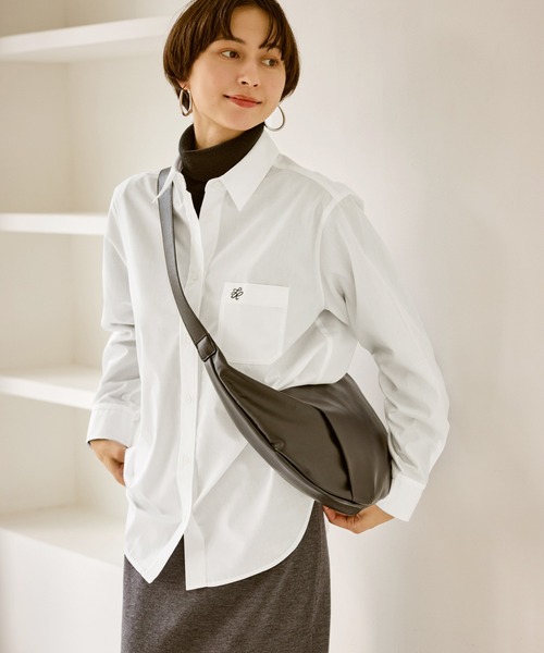 ROPE' PICNIC(ロペピクニック)の「オーセンティックシャツ(シャツ/ブラウス・レディース・オフホワイト/ブルー/ベージュ/ネイビー・FREE)」の2枚目の写真