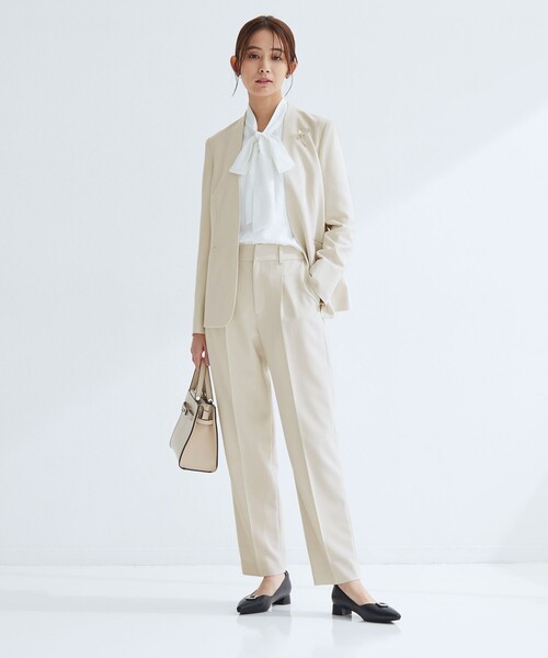 green label relaxing（グリーンレーベルリラクシング）の「［size SHORT/TALLあり］パウドレ テーパード パンツ ナチュラル（スラックス・レディース・ナチュラル・TALL/46/44/42/40/38/36/34/SHORT）」の5枚目の写真