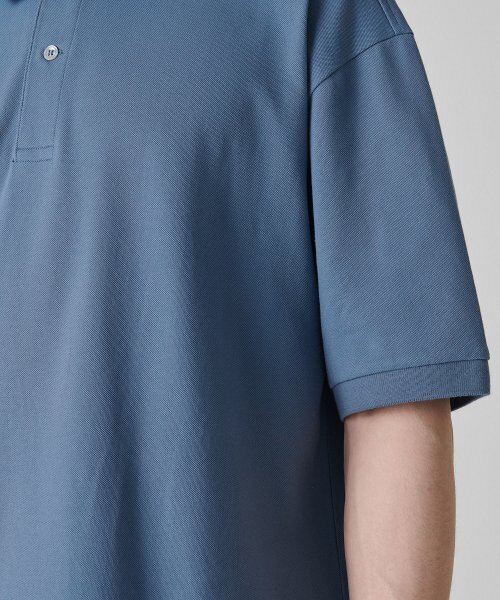 MUSINSA STANDARD（ムシンサスタンダード）の「[クールタンダード] リラックスフィットピケポロシャツ [ブルーグレー]（ポロシャツ・メンズ・その他・SMALL/MEDIUM/LARGE/X-LARGE/XX-LARGE）」の5枚目の写真