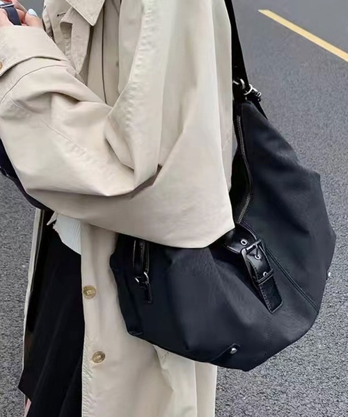 ammy.(エイミードット)の「【 ammy. / エイミードット 】 ベルト デザイン ハーフムーン ショルダー バッグ/3WAY(ショルダーバッグ・レディース・ブラック/ブラウン/ダークブラウン・FREE)」の16枚目の写真