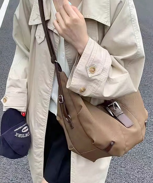ammy.(エイミードット)の「【 ammy. / エイミードット 】 ベルト デザイン ハーフムーン ショルダー バッグ/3WAY(ショルダーバッグ・レディース・ブラック/ブラウン/ダークブラウン・FREE)」の15枚目の写真