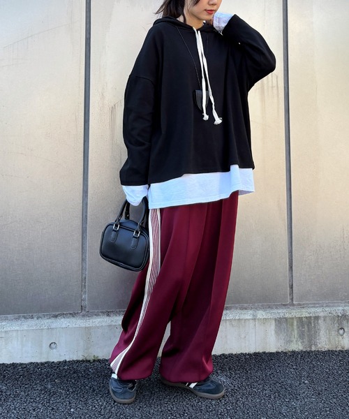 ISOOK（アイスー）の「【ISOOK / アイスー】バックタックフーディ / パーカー フード付き オーバーサイズ ビッグシルエット ルーズ丈 バックデザイン プルオーバー グレー ブラック 黒 ZOZOTOWN限定（パーカー・レディース・グレー/ブラック・FREE）」の4枚目の写真