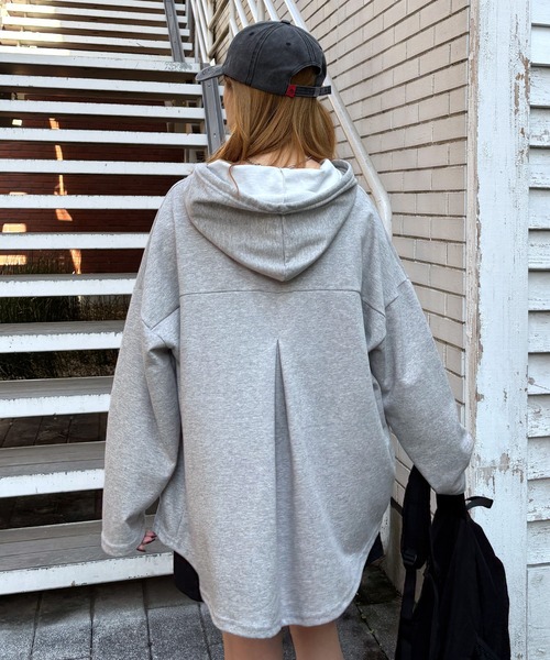 ISOOK（アイスー）の「【ISOOK / アイスー】バックタックフーディ / パーカー フード付き オーバーサイズ ビッグシルエット ルーズ丈 バックデザイン プルオーバー グレー ブラック 黒 ZOZOTOWN限定（パーカー・レディース・グレー/ブラック・FREE）」の9枚目の写真