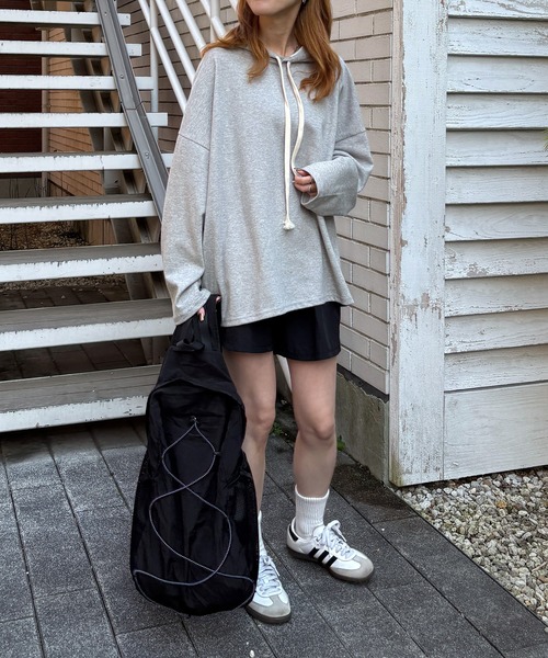 ISOOK（アイスー）の「【ISOOK / アイスー】バックタックフーディ / パーカー フード付き オーバーサイズ ビッグシルエット ルーズ丈 バックデザイン プルオーバー グレー ブラック 黒 ZOZOTOWN限定（パーカー・レディース・グレー/ブラック・FREE）」の18枚目の写真