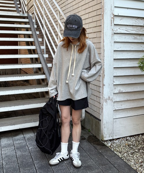 ISOOK（アイスー）の「【ISOOK / アイスー】バックタックフーディ / パーカー フード付き オーバーサイズ ビッグシルエット ルーズ丈 バックデザイン プルオーバー グレー ブラック 黒 ZOZOTOWN限定（パーカー・レディース・グレー/ブラック・FREE）」の17枚目の写真