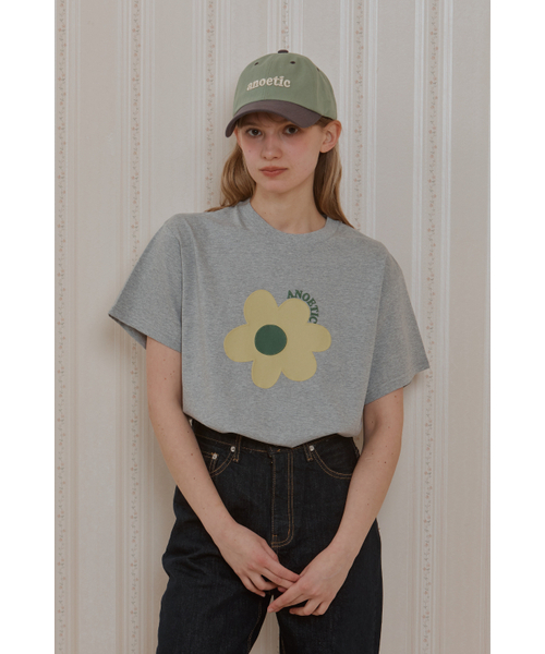 ANOETIC(アノエティック)の「ANC FLOWER PIECE T-SHIRT_GREY(Tシャツ/カットソー・レディース・グレー・FREE)」の1枚目の写真