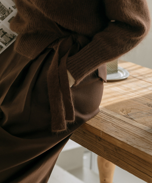 MAYVERU(メイバーユー)の「Flat Pintuck Slacks _ Brown(スラックス・レディース・ブラウン・SMALL/MEDIUM)」の3枚目の写真