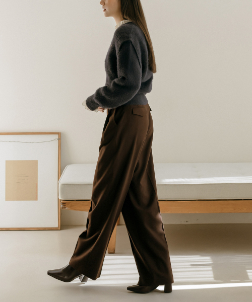 MAYVERU(メイバーユー)の「Flat Pintuck Slacks _ Brown(スラックス・レディース・ブラウン・SMALL/MEDIUM)」の4枚目の写真