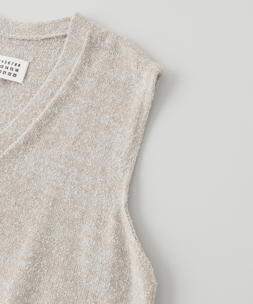 EDIFICE（エディフィス）の「MAISON MARGIELA(メゾン マルジェラ) LIGHT BOUCLE KNIT VEST（ベスト・メンズ・アイボリー・LARGE）」の3枚目の写真