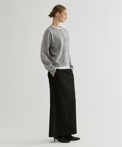 FROMWHERE(フロムウェア)の「Wool Crew-neck Cardigan Gray(カーディガン/ボレロ・レディース・その他・FREE)」の2枚目の写真