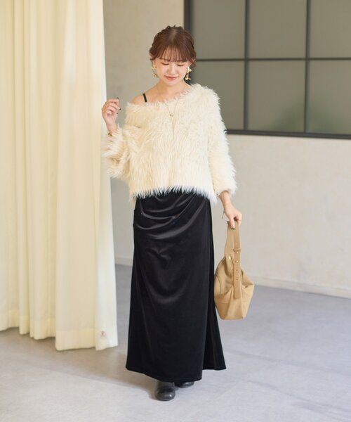 Thevon(ゼボン)の「【Yuna企画】ビジューボレロ×ベロアキャミワンピース(ワンピース・レディース・ブラック・S/M)」の7枚目の写真
