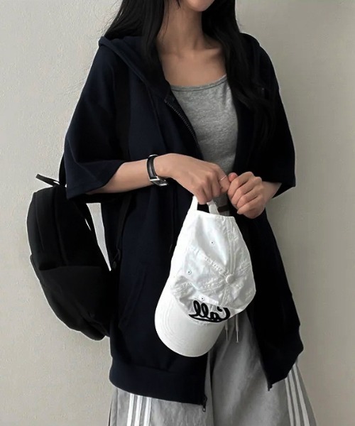 SHEPP(シープ)の「【26年春夏新作】リラックスフィットハーフスリーブジップパーカー(パーカー・レディース・ブラック/ライトグレー/ブルー/グレー/ネイビー・L/M)」の2枚目の写真